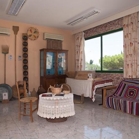 פרוטאראס Mandalena Hotel Apartments מראה חיצוני תמונה