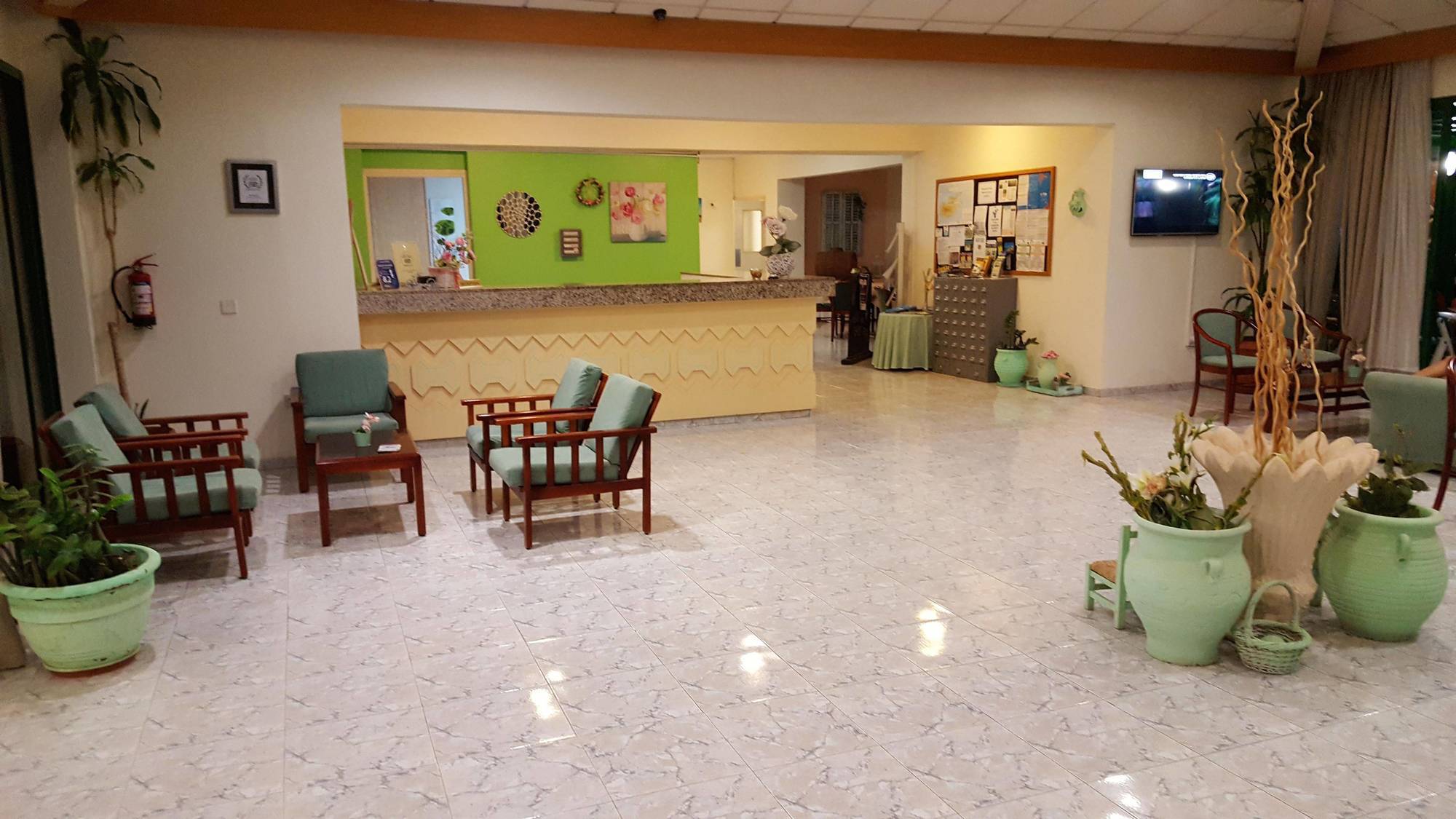 פרוטאראס Mandalena Hotel Apartments מראה חיצוני תמונה